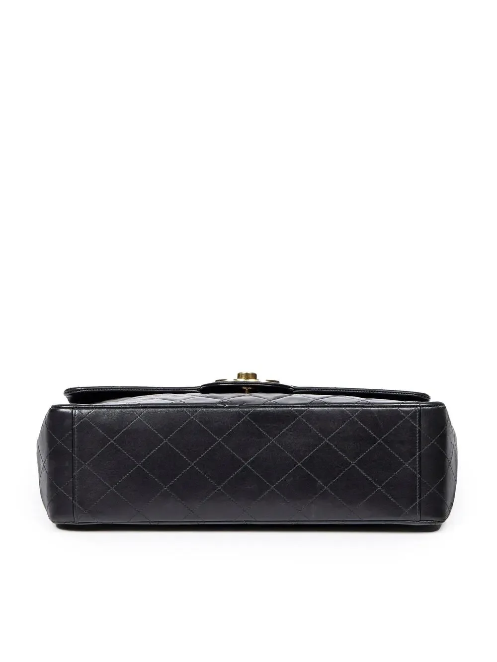 CHANEL step out